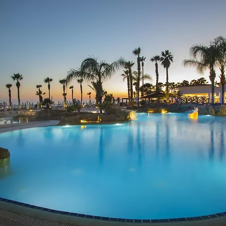 Leonardo Cypria Bay Готель 4*